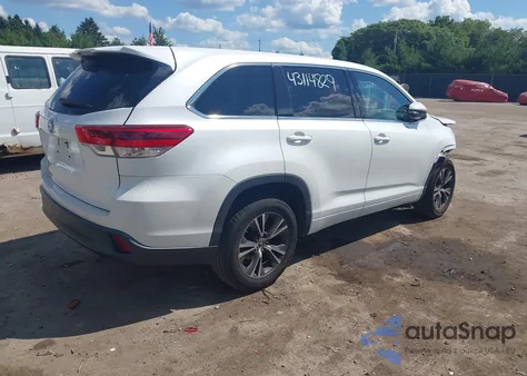 2018 Toyota Highlander Le z USA, uszkodzony, nr VIN 5TDZARFH9JS034538